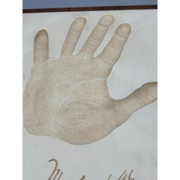 Muhammad Ali Hand Cast Plaque With Signature & Gold Boxing Gloves 10x15" READ - Picture 5 of 11